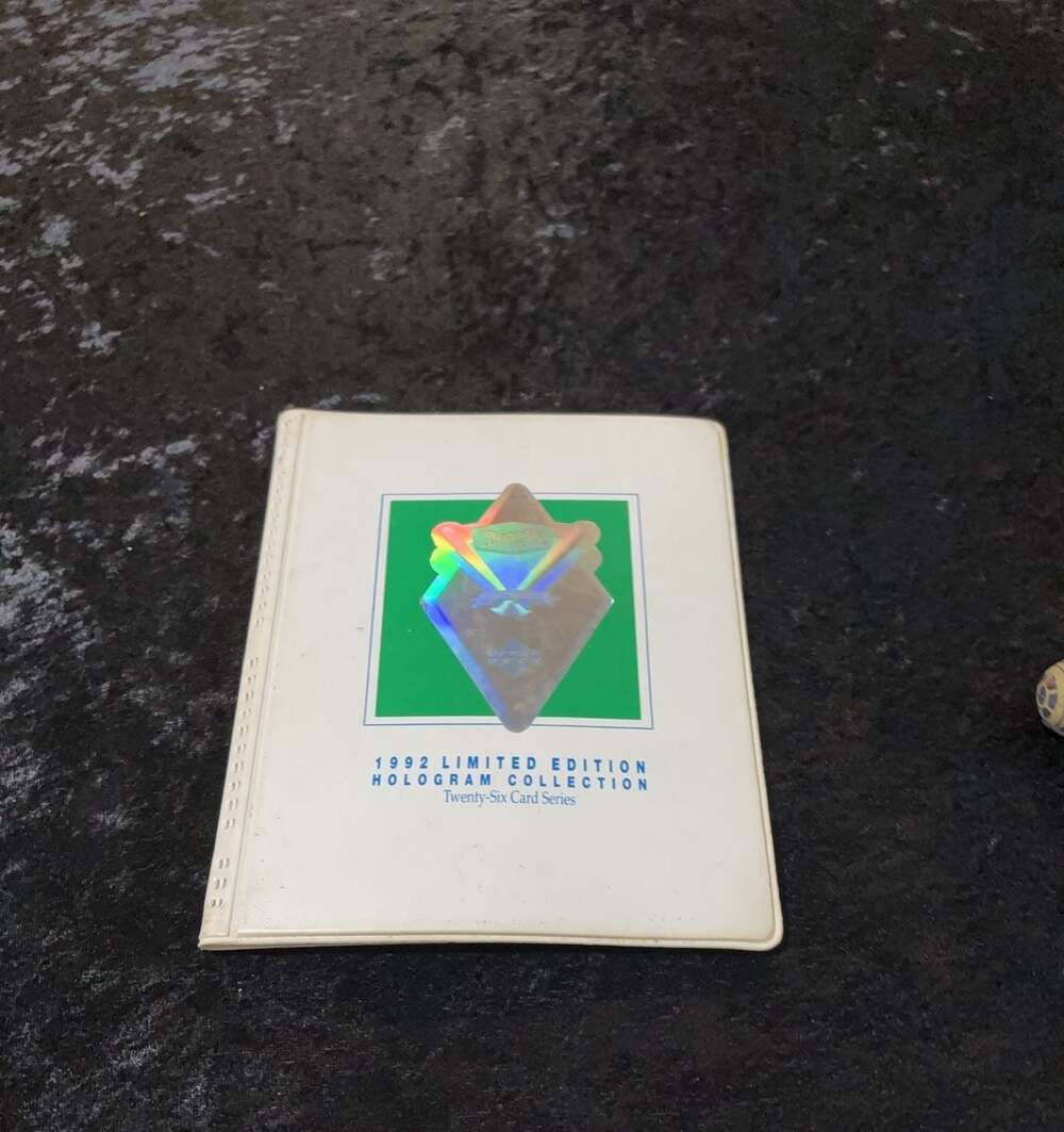 1992 Upper Deck Limited Edition Hologram Collection Twenty-Six Card Series Binde